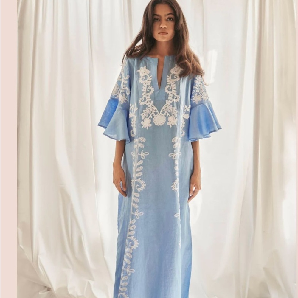 Amorre Mariposa long kaftan in pastel blue size small 100% linen - Picture 2 of 11